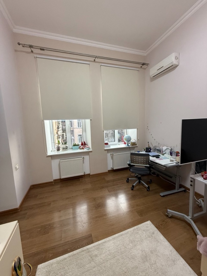 продажа трехкомнатной квартиры номер A-174579 в Приморском районе, фото номер 17